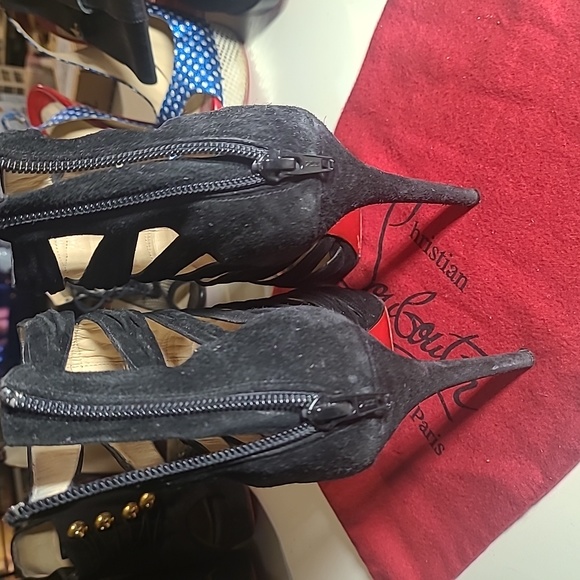 Christian Louboutin - Picture 3 of 8